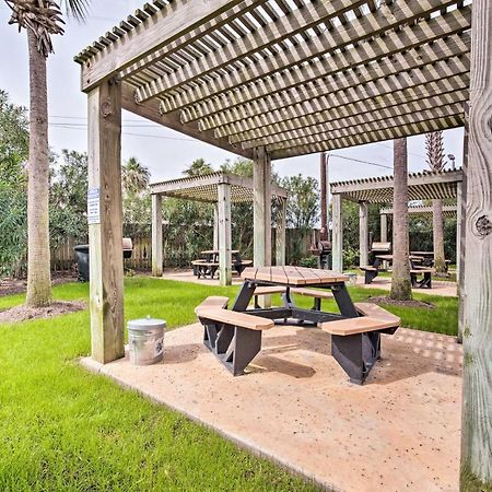 Galveston Condo With Oceanfront Views And 2 Pools Bagian luar foto
